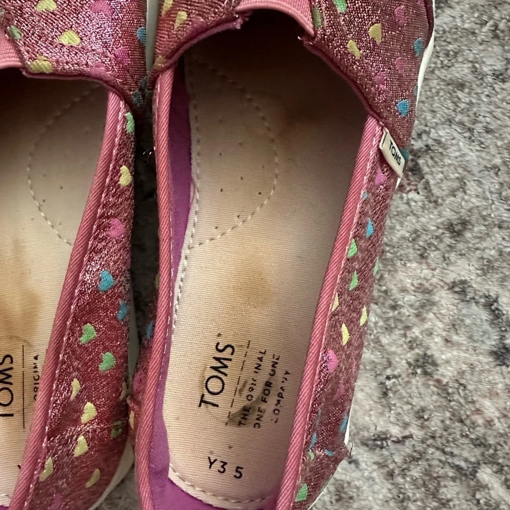 TOMS Kids Pink Sneakers with Colorful Hearts